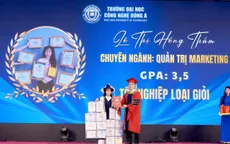anh-5-sinh-vien-le-thi-hong-tham-trong-ngay-le-tot-nghiep-22710455109799423308348-51264019811928397539252.jpg