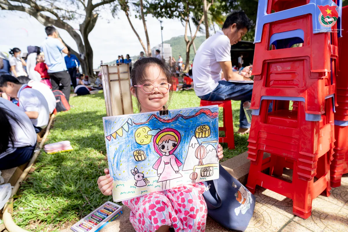 5.000 thiếu nhi TP Hồ Chí Minh vẽ tranh mừng Tết Trung thu độc lập- Ảnh 5.