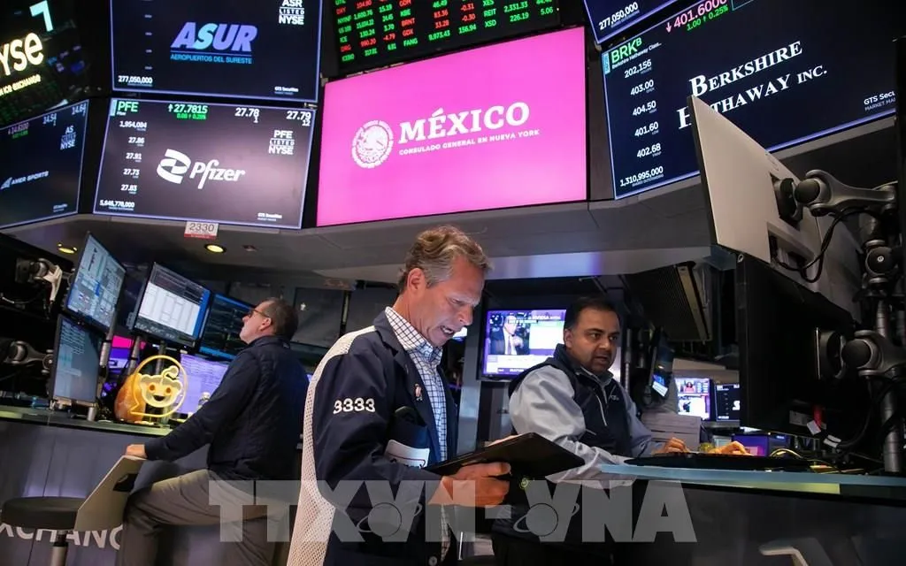 Báo cáo lợi nhuận doanh nghiệp gây thất vọng, Phố Wall trượt dốc