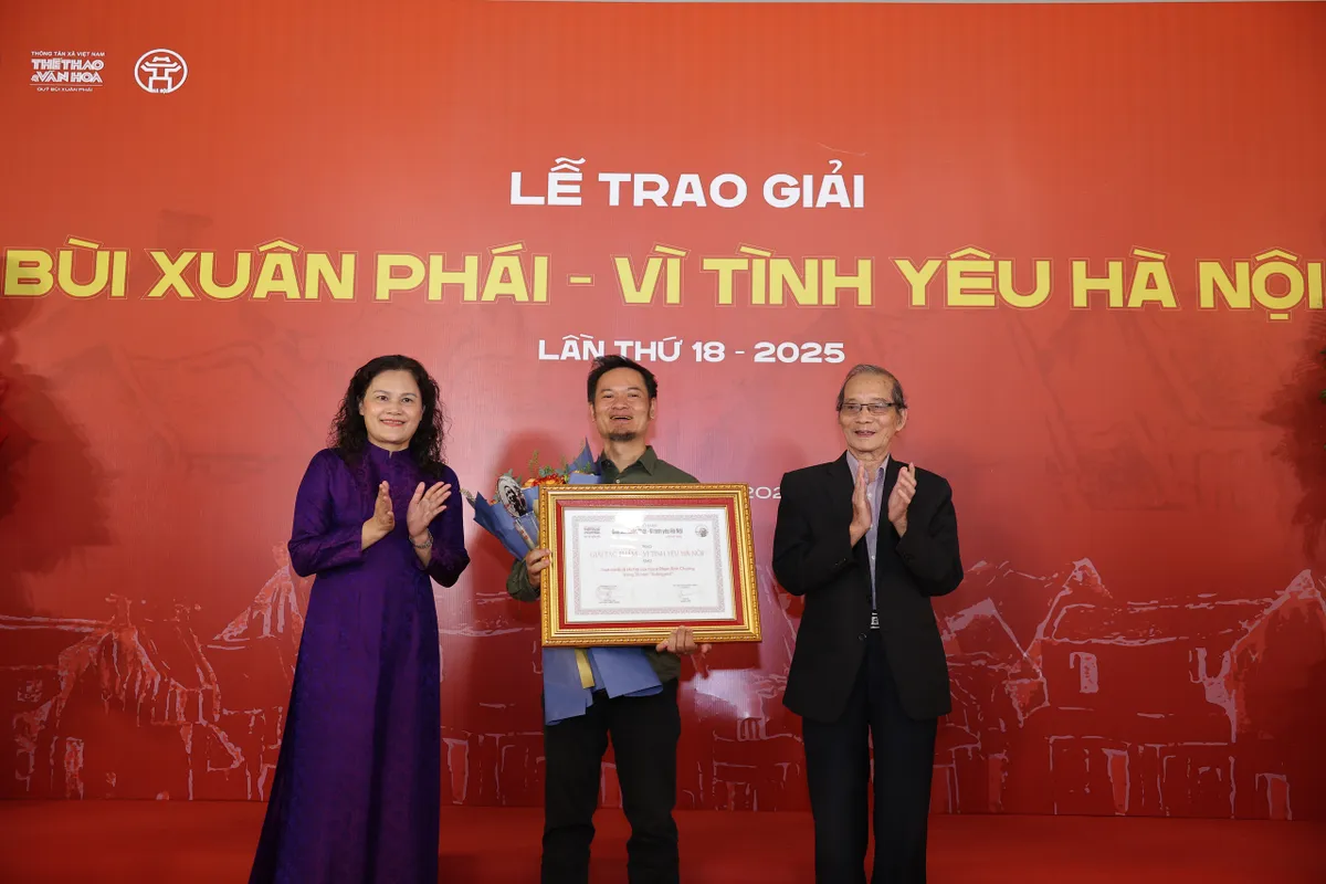 Giải thưởng Bùi Xuân Phái 2025: Nhạc sĩ Trần Tiến được vinh danh Giải thưởng Lớn - Ảnh 3.