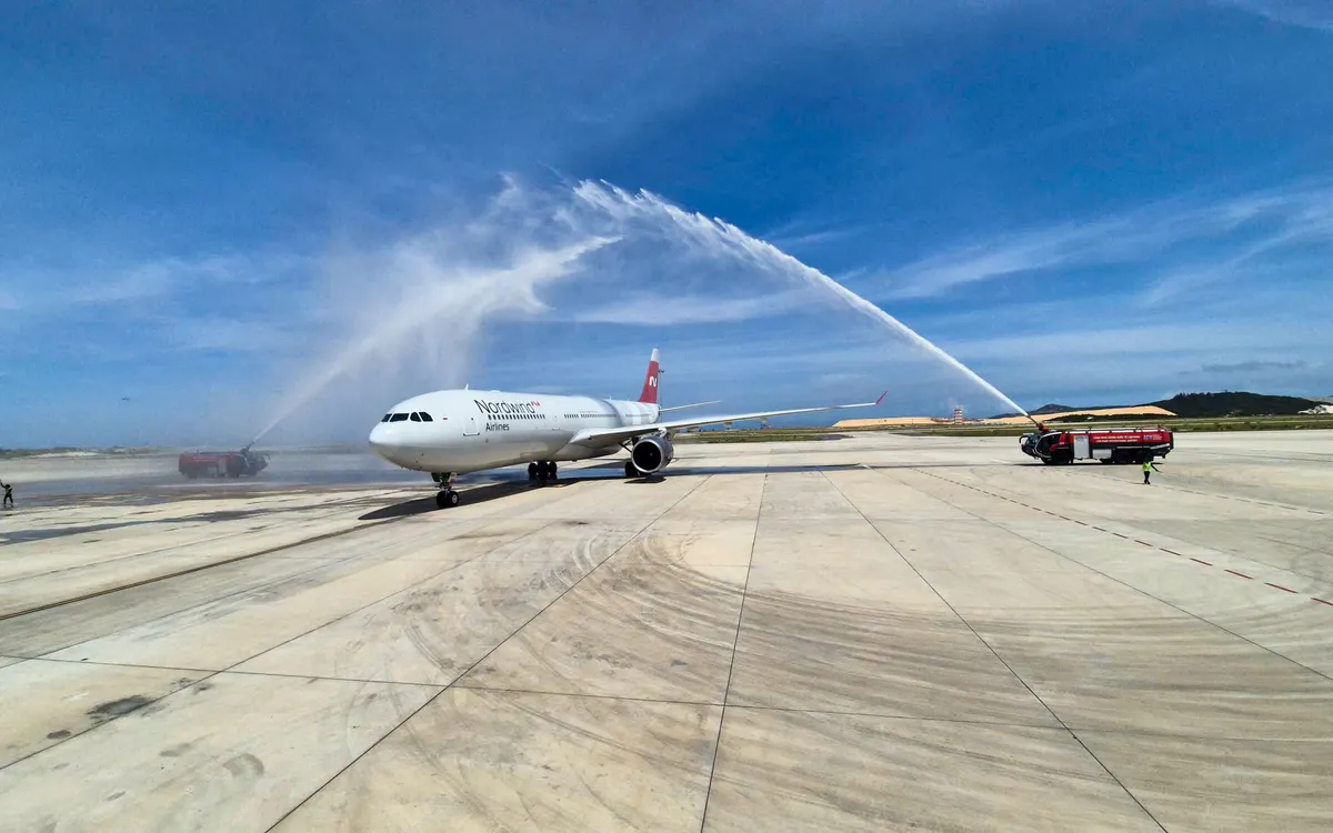 Chuyến bay mang số hiệu RA73850 của hãng hàng không Nordwind Airlines hạ cánh xuóng sân bay quốc tế Cam Ranh.